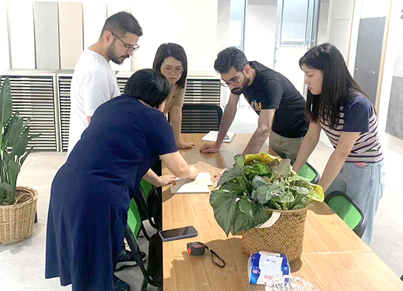 Клиенты Ирака посещают Wi -Fi Ceramics1