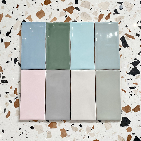 Серая плитка метро