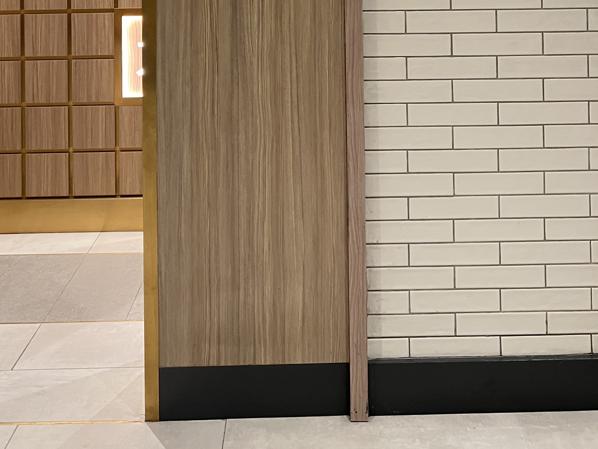 Вертикальная плитка из метро Backsplash